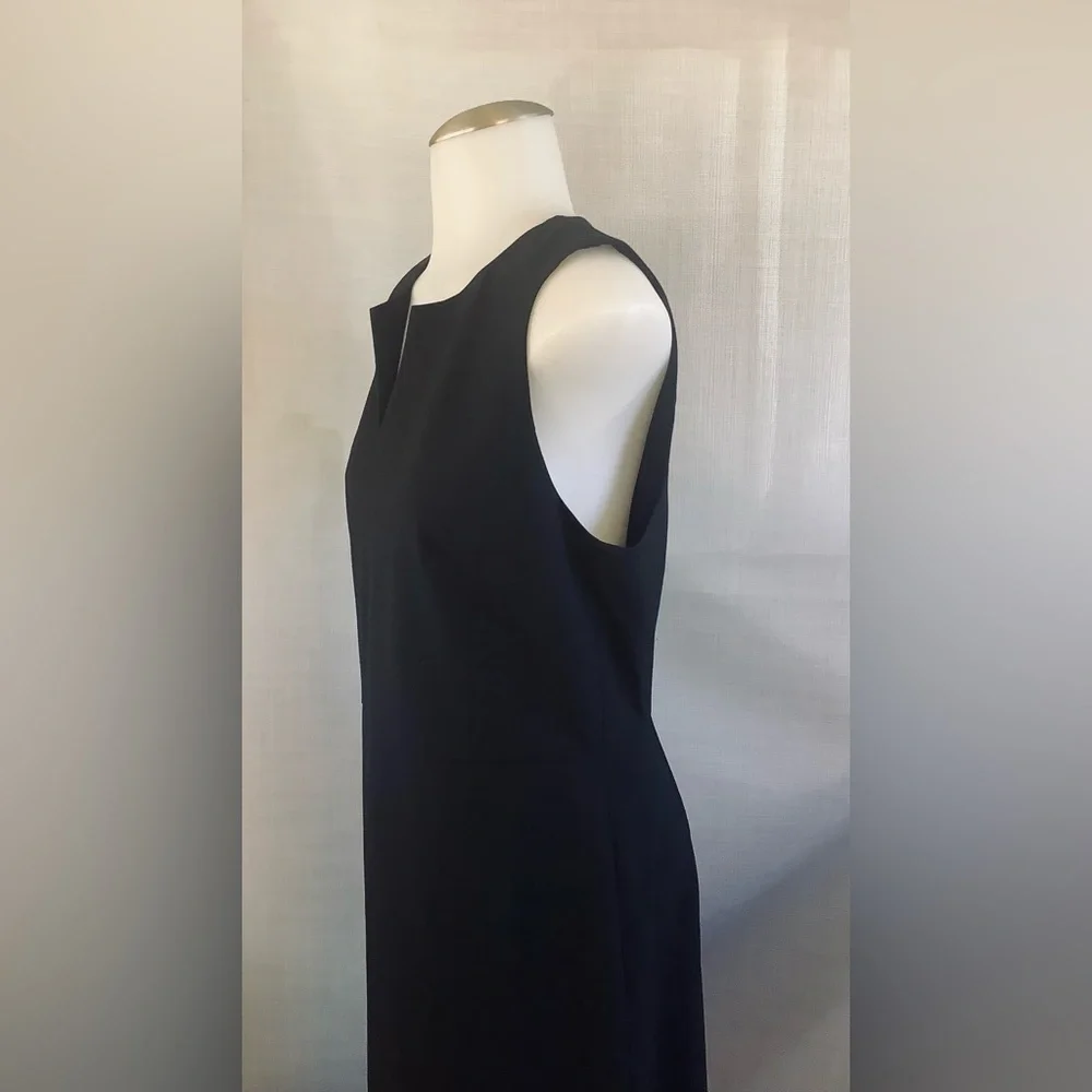 Size 4 Ann Taylor Sheath sleeveless V neck black dress shirt LBD - Picture 3 of 9